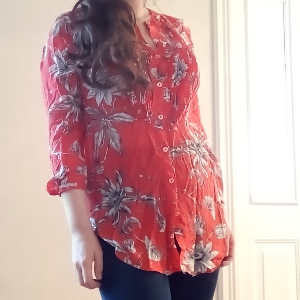Red floral blouse - Picture 2 of 2